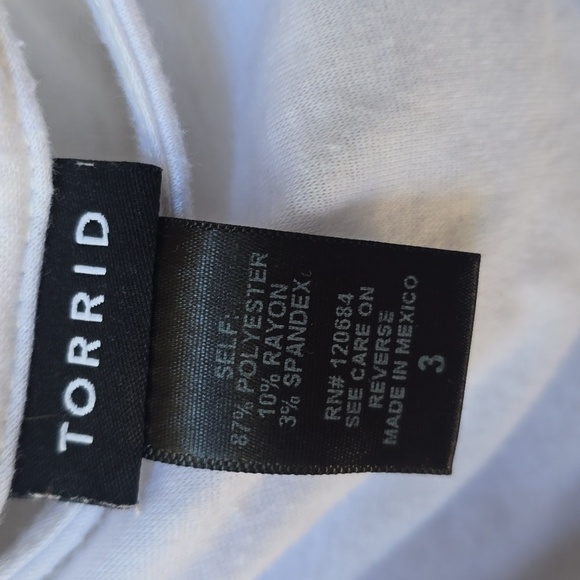 Torrid White Banded Bottom Off Shoulder T-shirt 3x - Picture 2 of 5